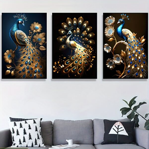 لوحات طاووس ذهبية طقم 3 لوحات كانفا بتصميم فاخر وألوان ذهبية وزرقاء